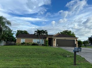 918 NE 15th Ter, Cape Coral, FL 33909