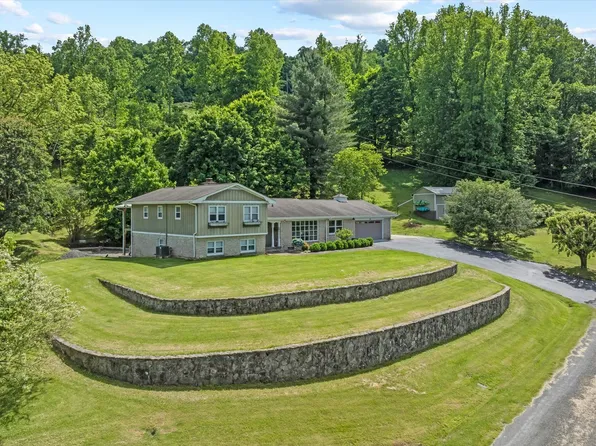 188 Panorama Heights Dr, Gainesboro, TN 38562