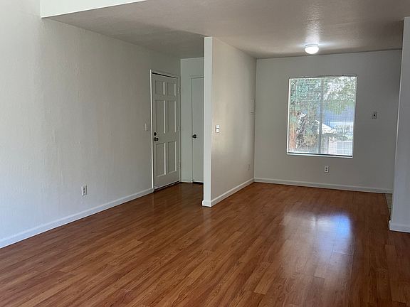 3rd image of 2309 G St APT 9