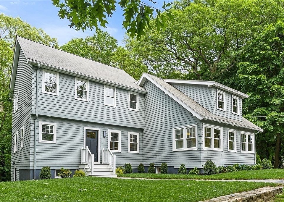 1st image of 9 Brookside Pl