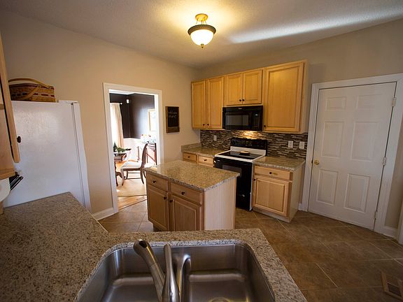 Freshly Updated Kitchen!