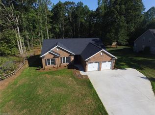 1198 Crescent Dr, King, NC 27021