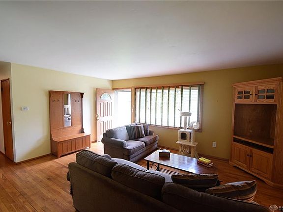 4th image of 165 Lisa Ln