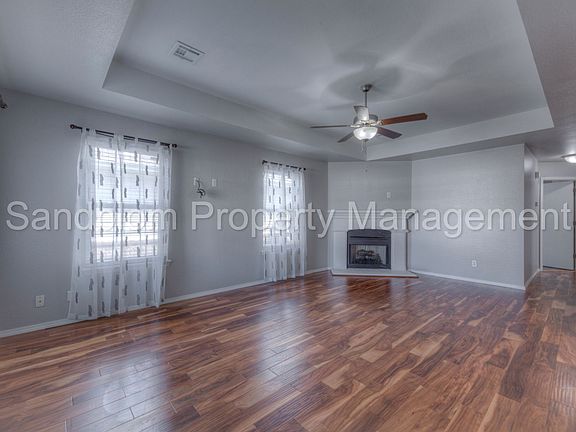 3rd image of 38 W Fairlane Pl