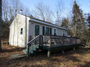 10 Gould Ln, Searsport, ME 04974
