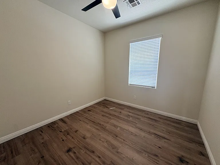1 El Camino Loop NW — Photo 8
