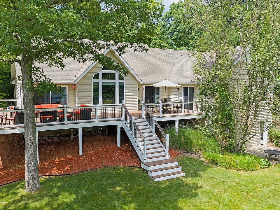 1st image of 55526 S Thompson Ln