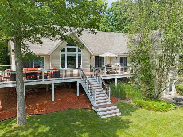 55526 S Thompson Ln, Three Rivers, MI 49093