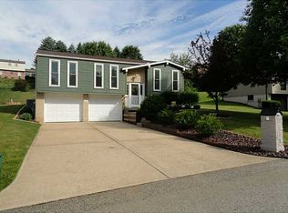 9 Valley Vue Dr, Irwin, PA 15642