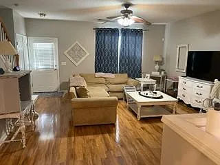 3 bed, 2.5 bath, 1386 sqft, $2,150 — Photo 3