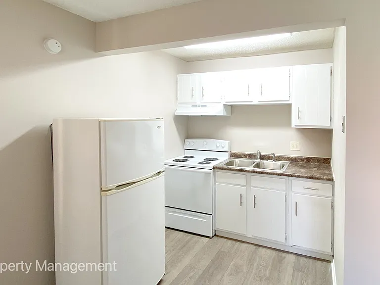 2402 Marquette Rd #1 — Photo 3
