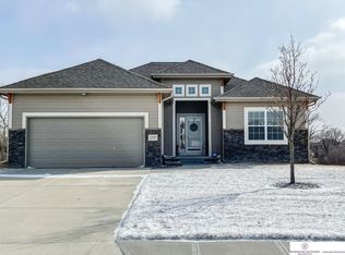 17563 Wirt St, Omaha, NE 68116
