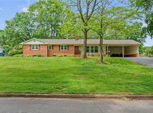 2724 Tudor Rd, Winston Salem, NC 27106