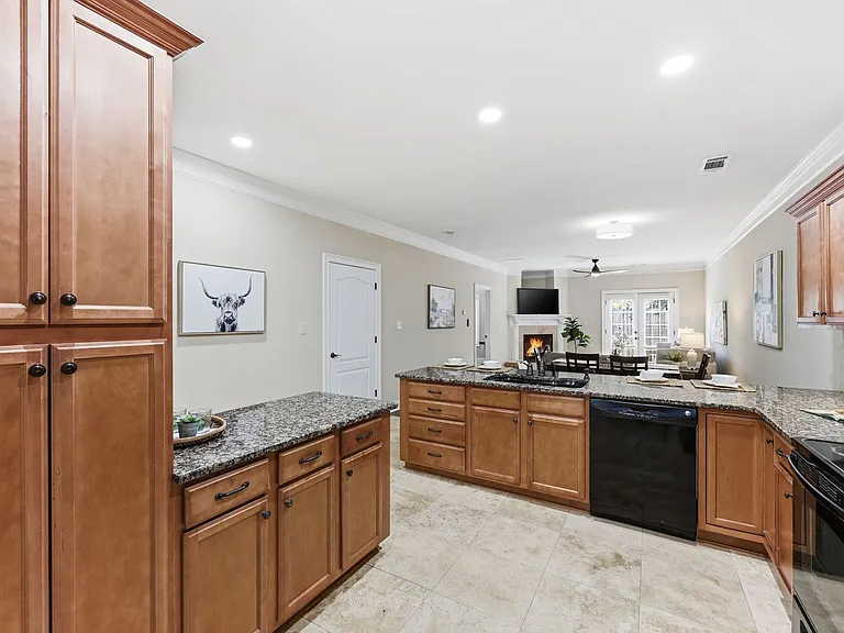 2826 Fox Wood Ln — Photo 11