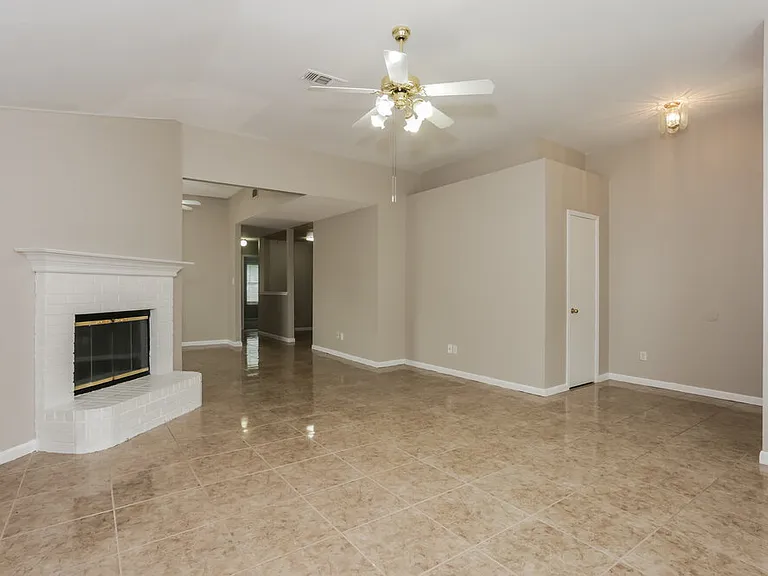 736 W Colony Dr — Photo 6