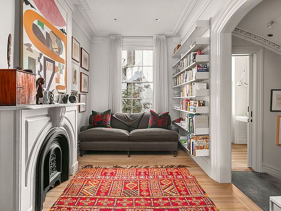 4th image of 25 Stuyvesant St