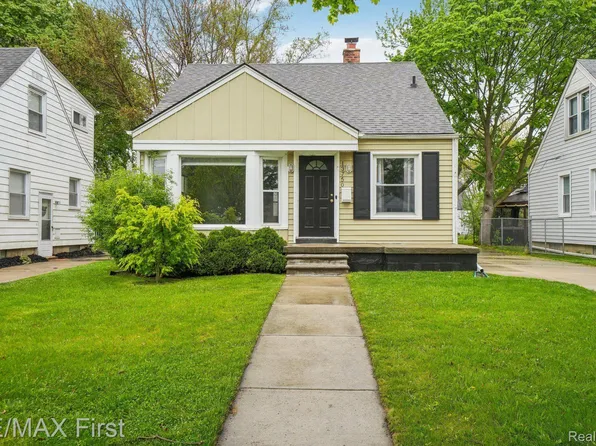13750 Talbot St, Oak Park, MI 48237