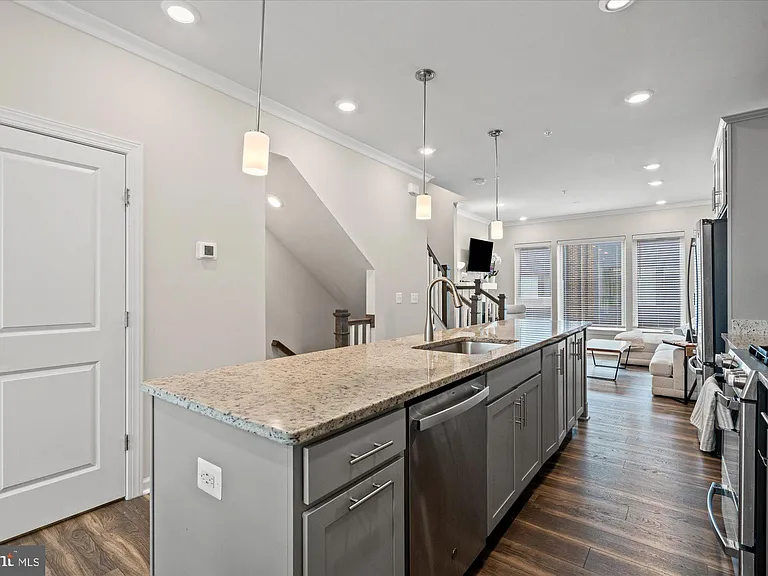 8156 Tompkins St — Photo 12