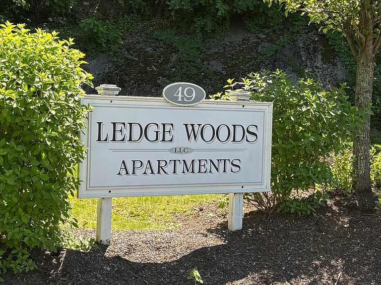 49 Taylor Ave — Photo 2