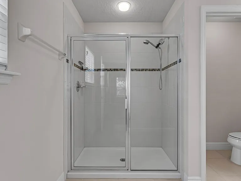 569 Bethesda Ct — Photo 10