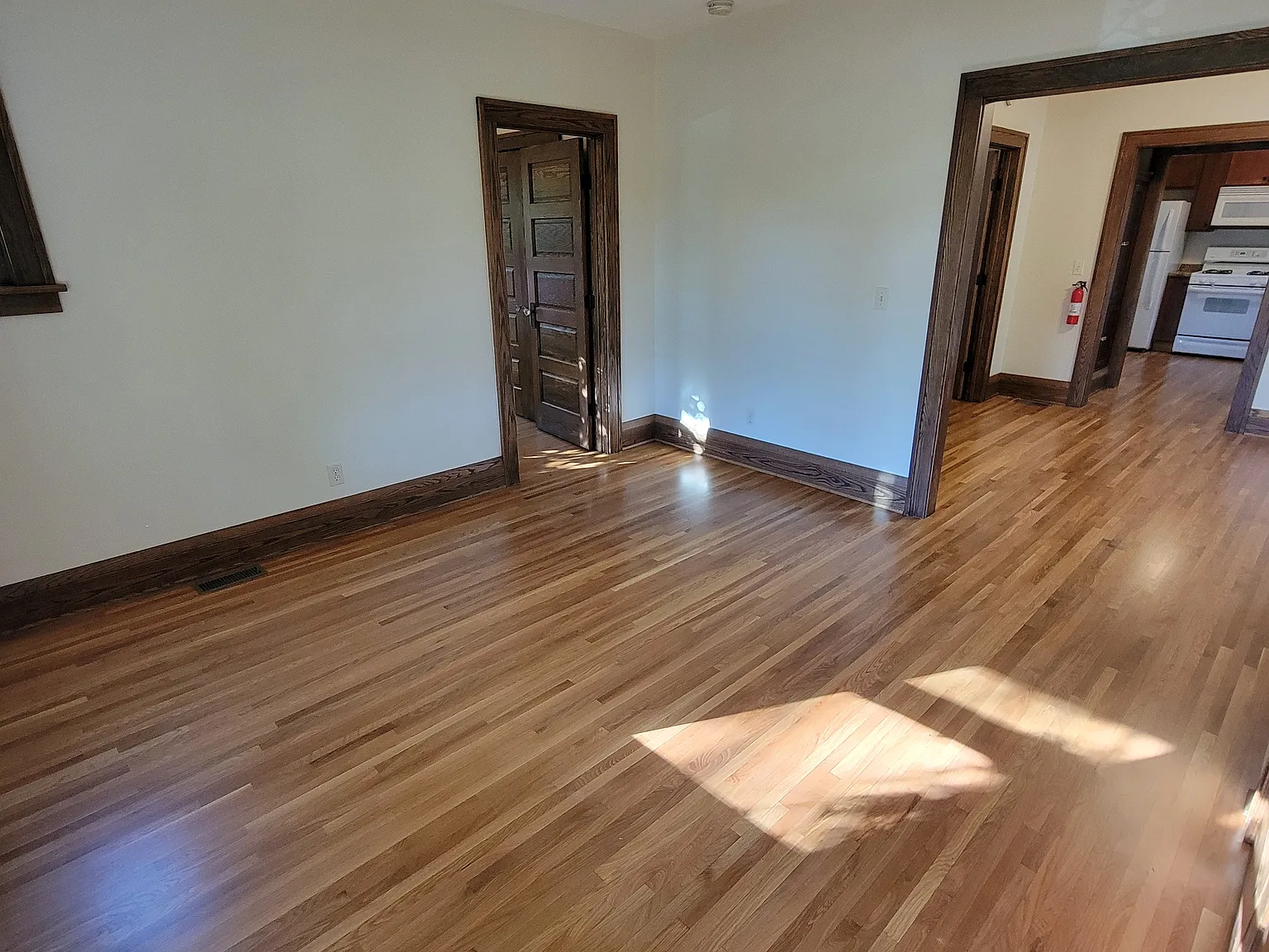 2 bed, 900 sqft, $1,325 — Photo 4