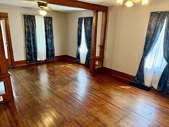 5th image of 1400 S 21st St
