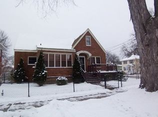 402 S Van Buren St, Green Bay, WI 54301