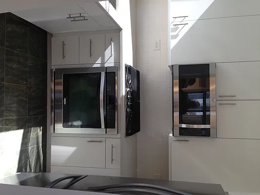 Rented by Vision Realty Co. | media 30
