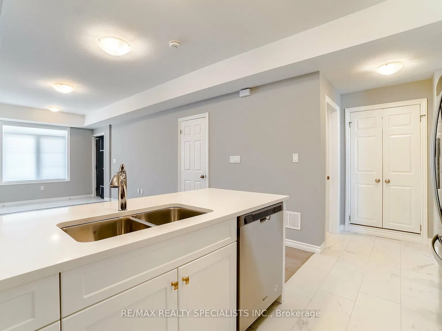 2 bed, $2,200 — Photo 4