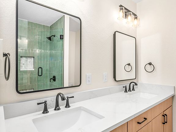 5th image of 2435 S Race St #1