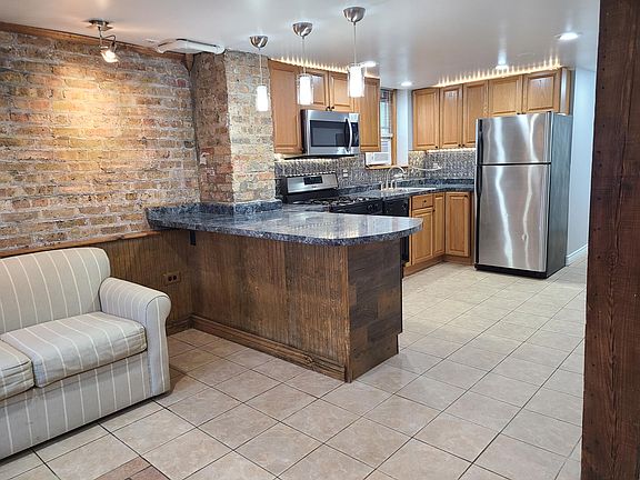 4th image of 2476 N Clybourn Ave #G