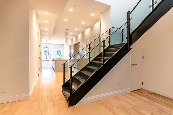 Rented by BARNES New York | media 10