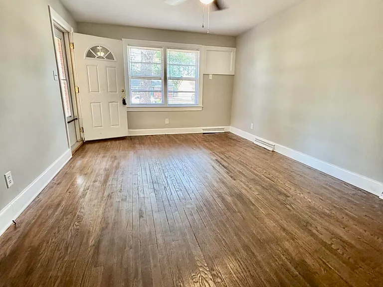 2506 E 3rd St #A — Photo 15