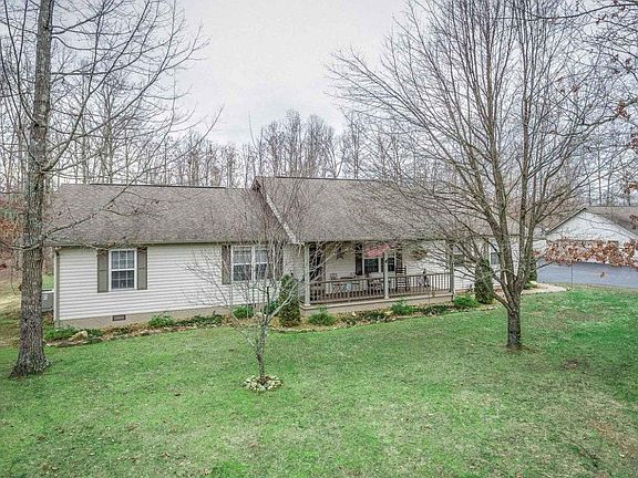 2nd image of 1214 Lincolnshire Dr