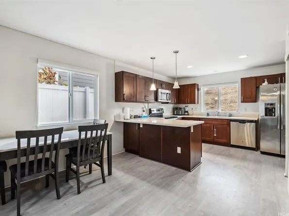 94-470 Paiwa St #14, Waipahu, HI 96797