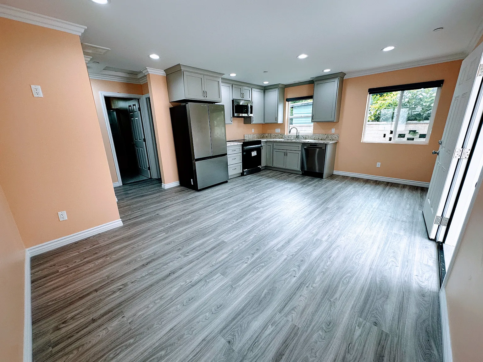 2 bed, 1.5 bath, 759 sqft, $3,150 — Photo 3
