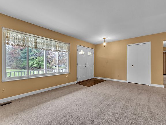 5th image of 8020 Kurtland Ct