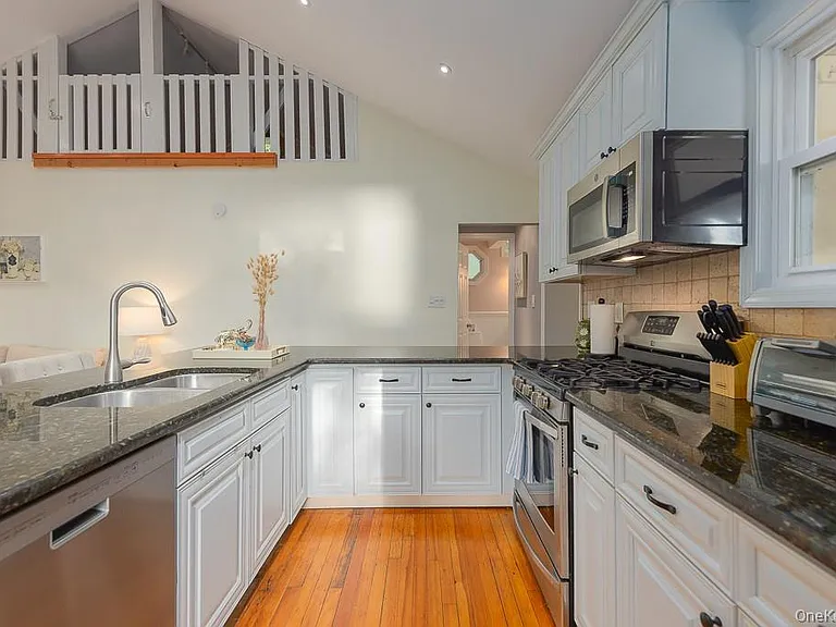56 Bluff Ave — Photo 8