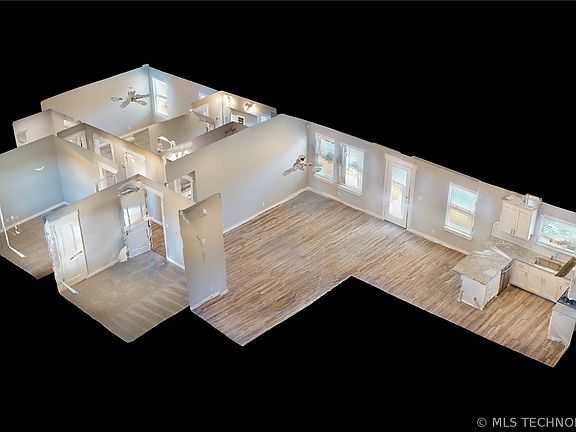 2nd image of 15015 S Poplar Pl E