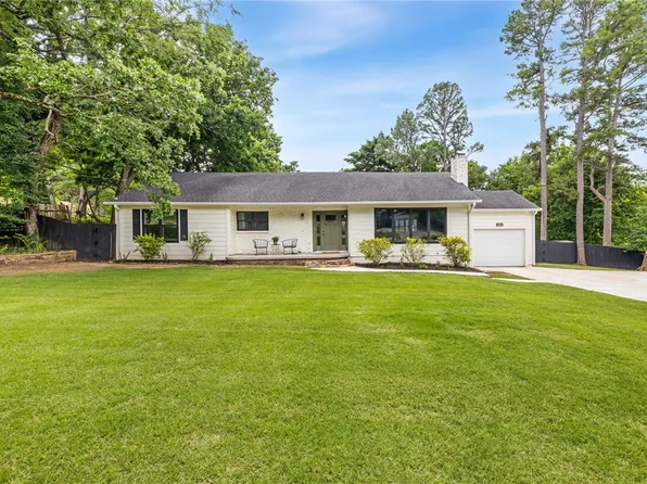 243 E North St, Fayetteville, AR 72701