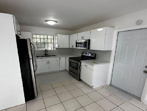 3rd image of 20405 NW 21st Ave