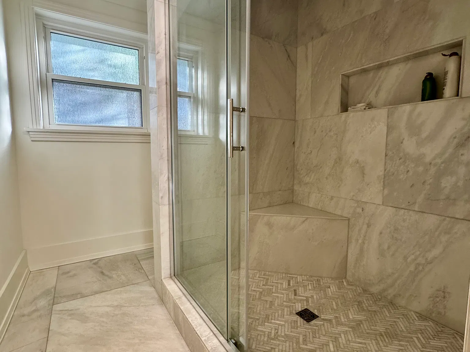 209 Aurora Ave — Photo 2
