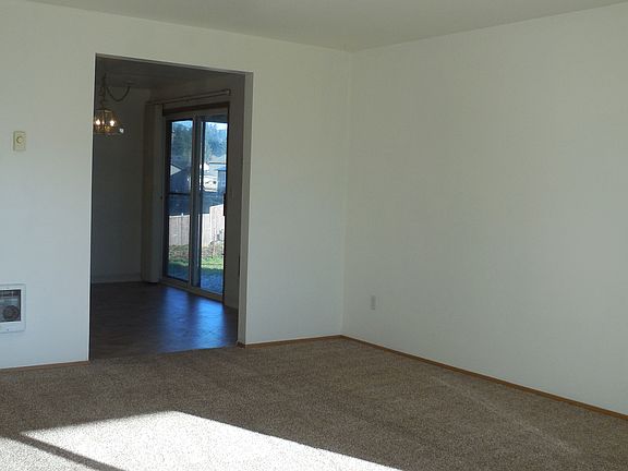 3rd image of 1737 Foxtail Cir