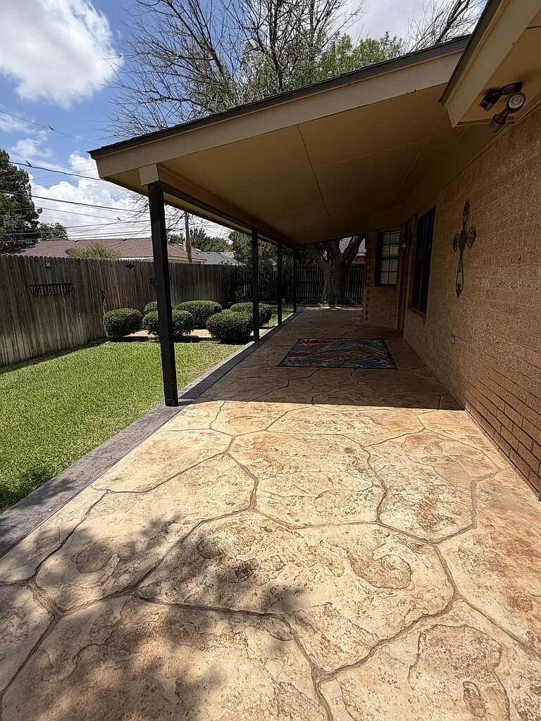 3 bed, 2.0 bath, 1877 sqft, $2,650 — Photo 3