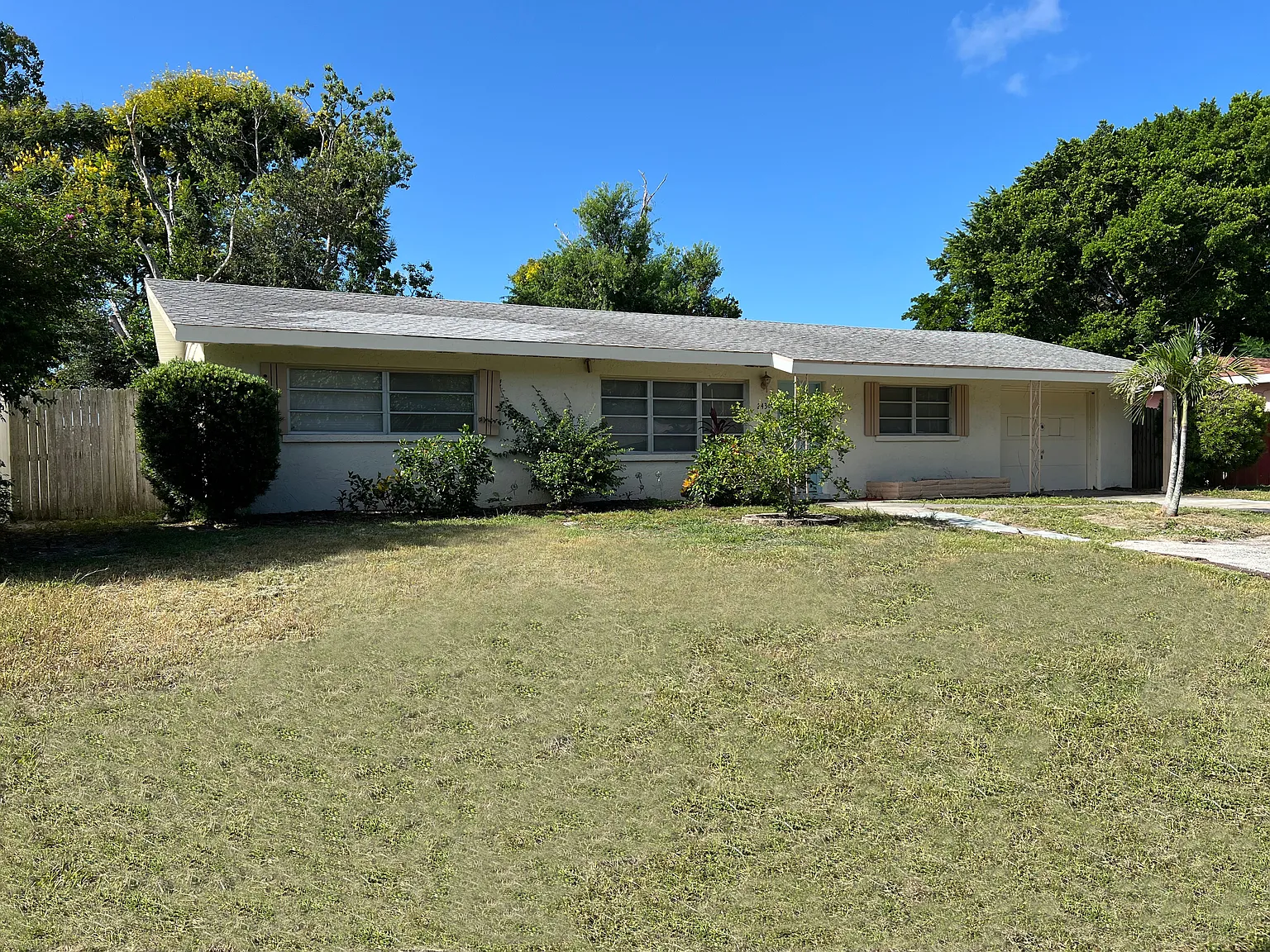 3 bed, 1242 sqft, $1,950 — Photo 1