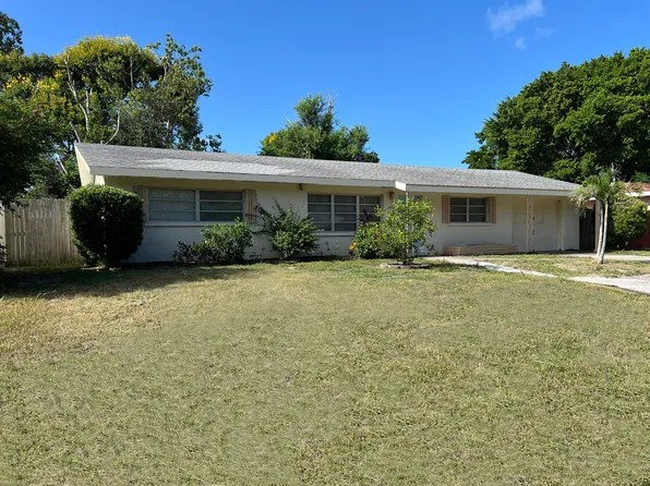 2430 Valencia Dr, Sarasota, FL 34239