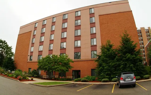 Beeson Court — Photo 10