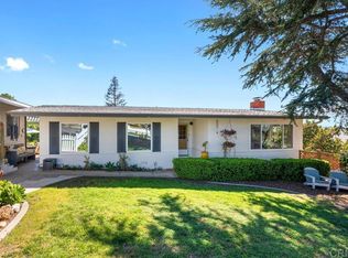 625 Hillcrest Ln, Fallbrook, CA 92028