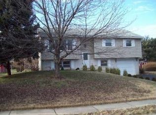 218 Stitt Dr, York, PA 17408