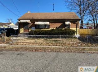 8 Beech St, Fords, NJ 08863